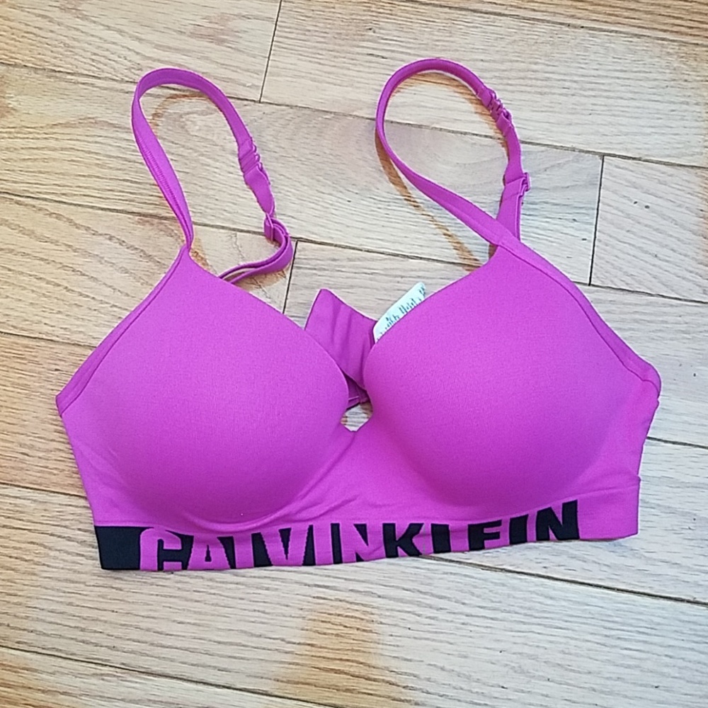 NWOT Calvin Klein bra, 34D